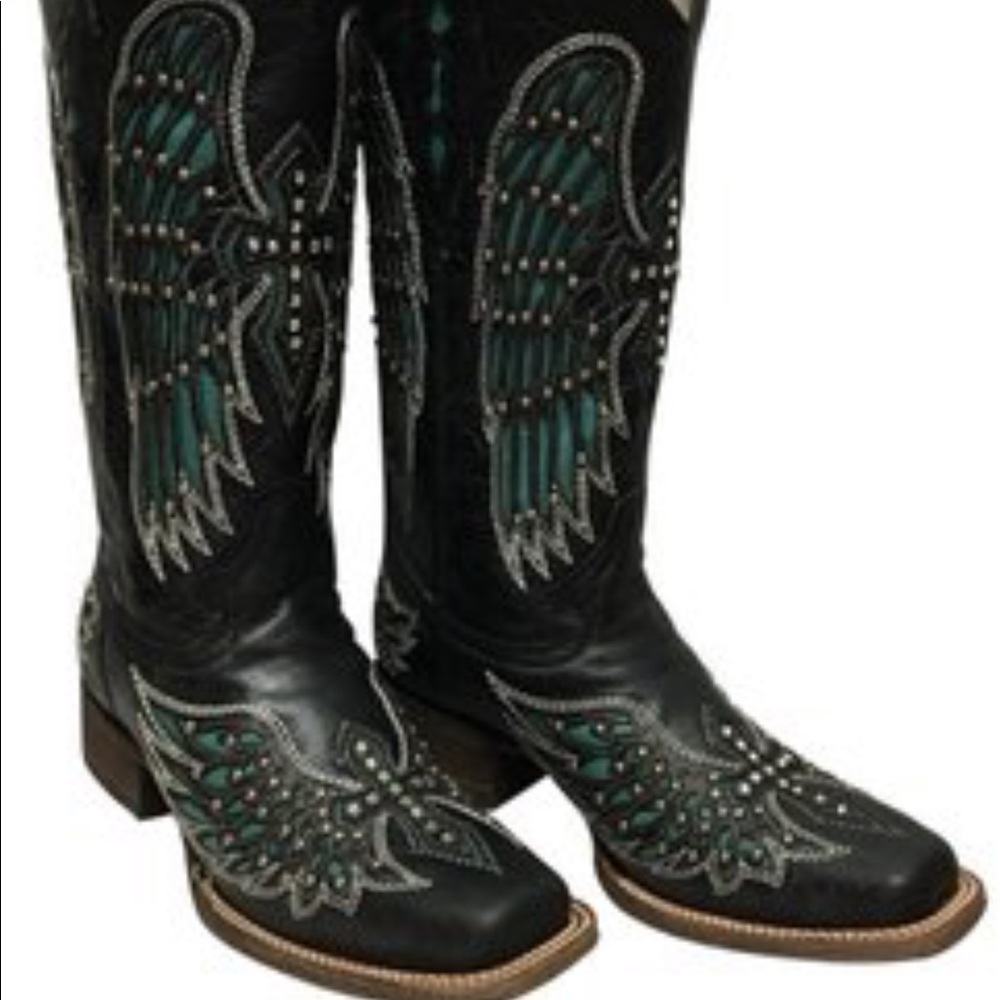 ISO corral boots